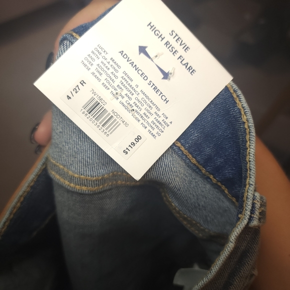 NWT High Rise Distressed Lucky Brand Jeans - Picture 9 of 9